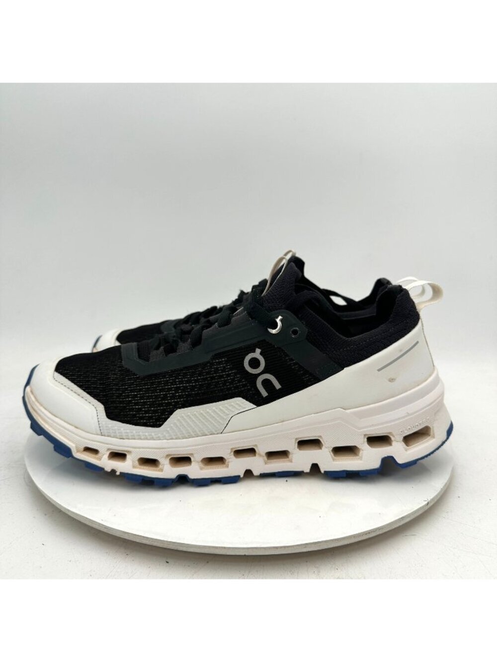 On Cloudultra 2 Swiss Engineering Men Size 10.5 black White Running Shoes